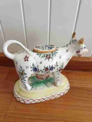 rare 19thc staffordshire pottery cow creamer c1830