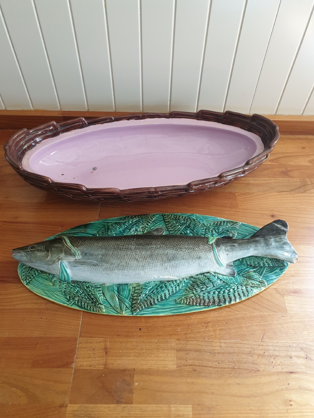 george jones large majolica trout salmon dish c1870 fullymarked slight damage