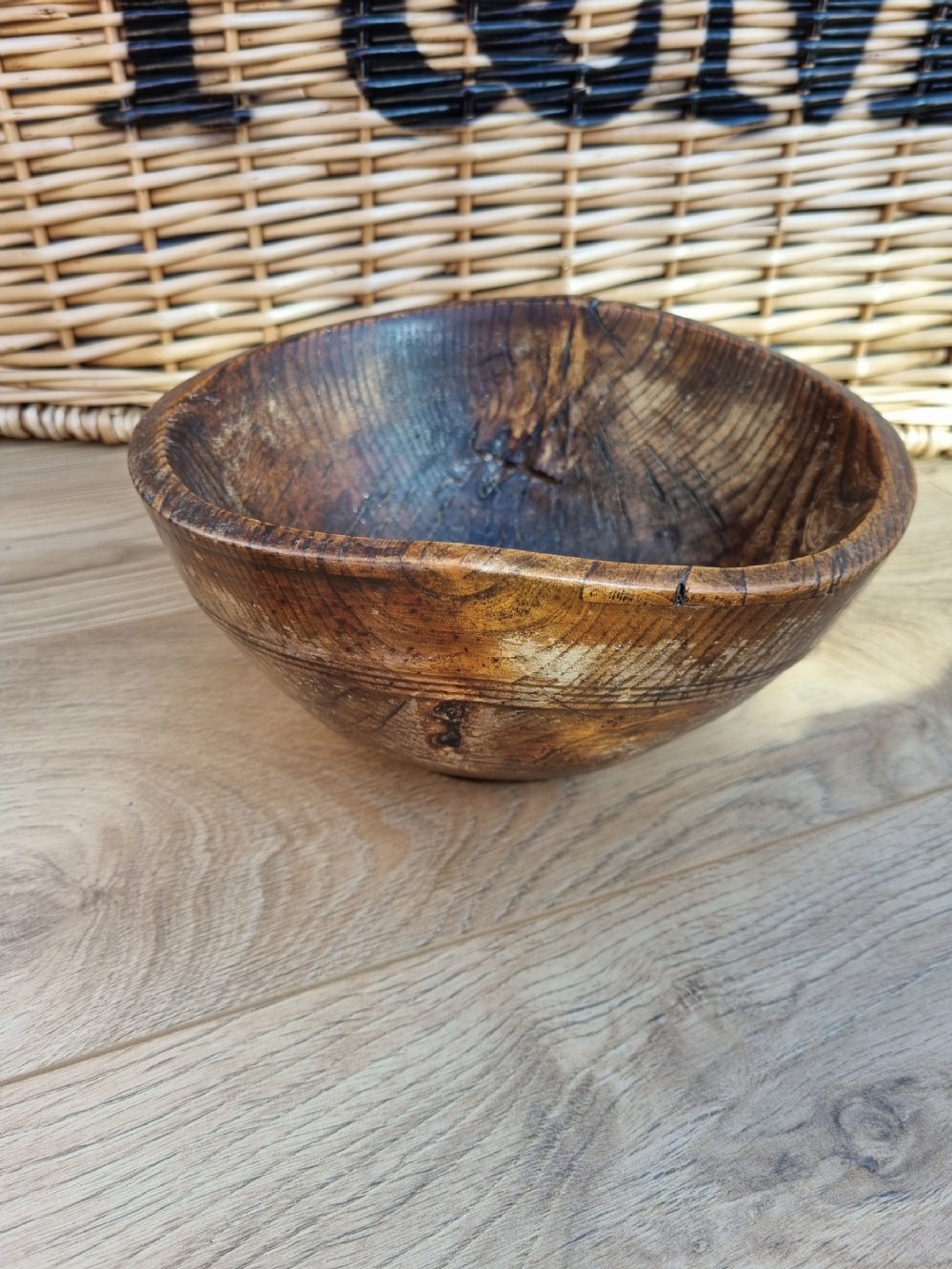 super welsh l18thc e19thc elm cawl bowl