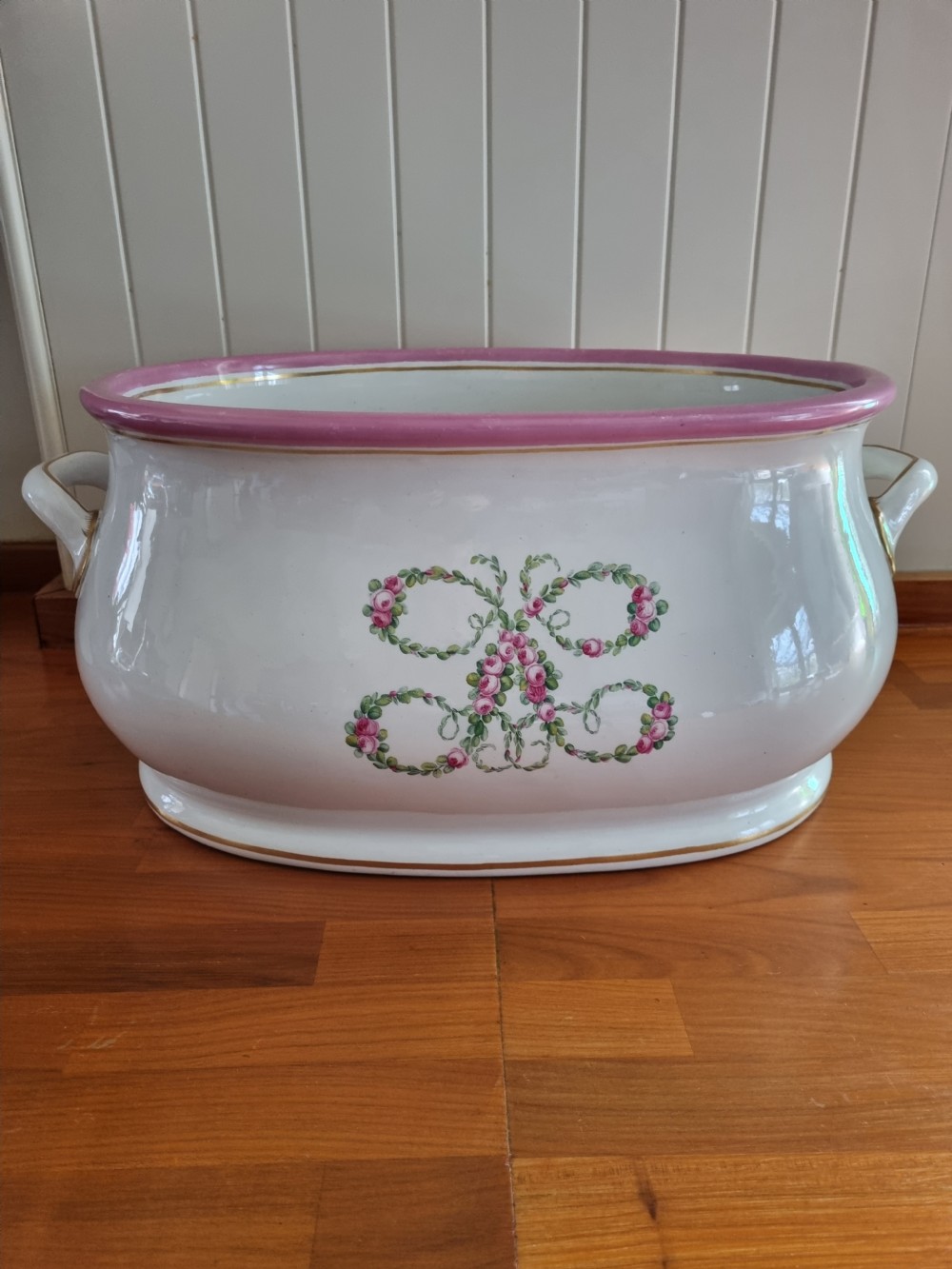 massive 19thc earl of sutherland minton footbath c1848
