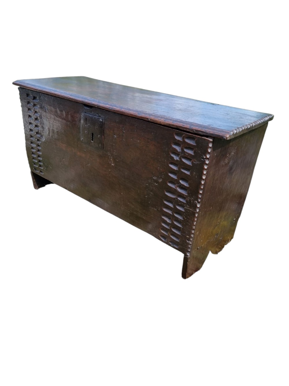 early 17thc west country oak coffer c1610